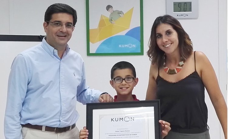 Rafael Triguero, 9 anos, o finalista/concluinte mais jovem de Kumon Espanha